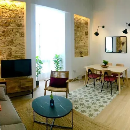 Gatu Premium Libertad, Preferente Mayores De 25 Anos Y Familias Apartamento *