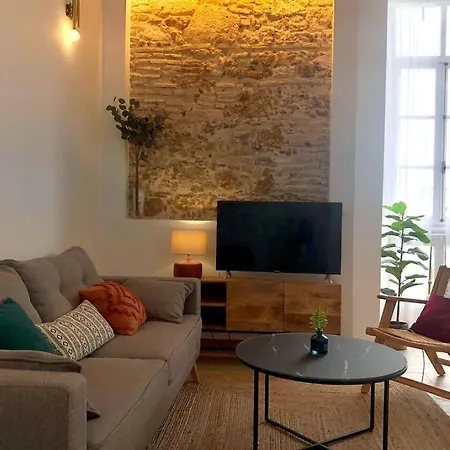 Gatu Premium Libertad, Preferente Mayores De 25 Anos Y Familias Cádiz