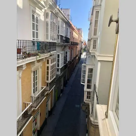 Gatu Premium Libertad, Preferente Mayores De 25 Anos Y Familias Apartment Cadiz